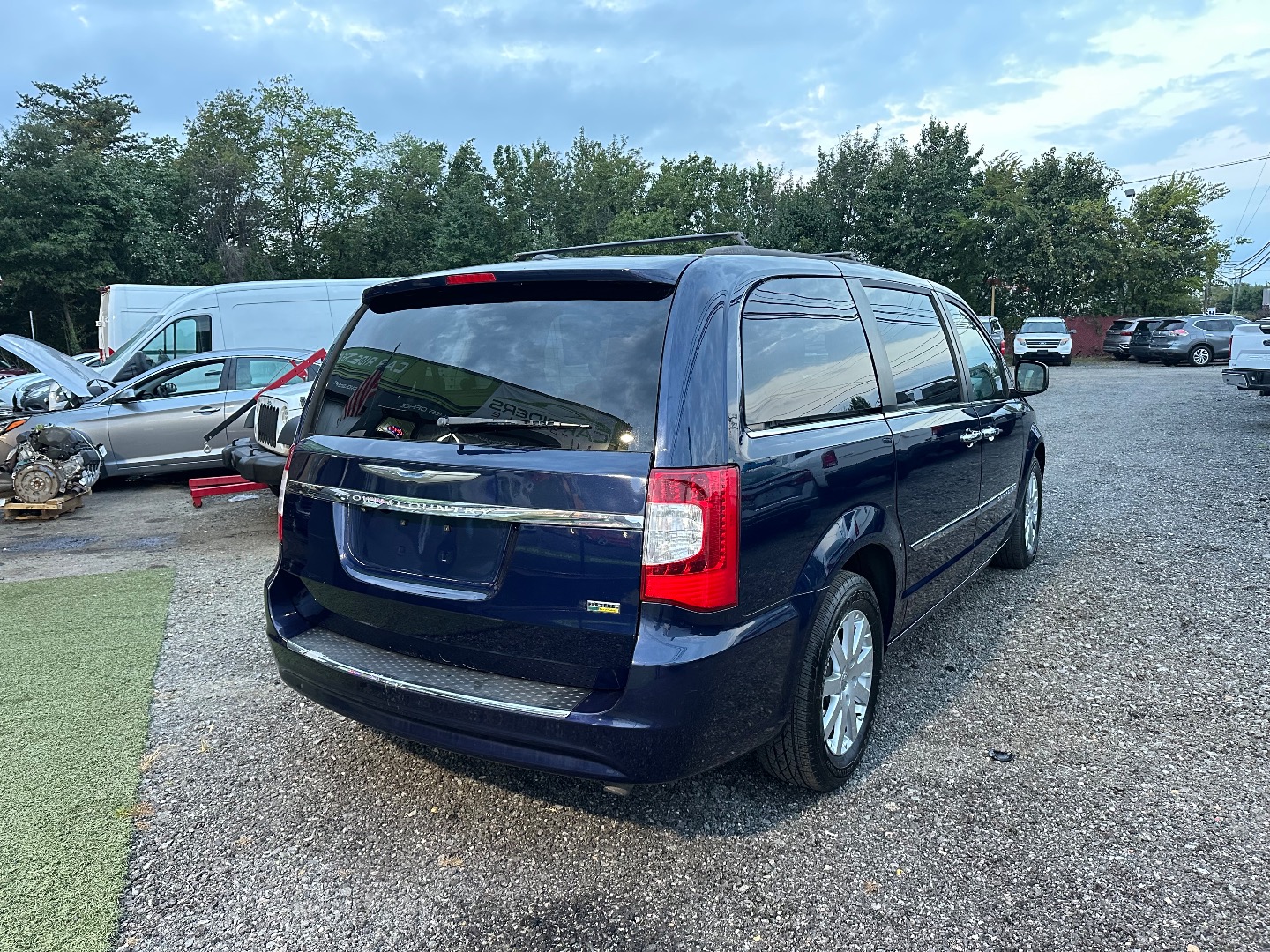 2015 Chrysler Town & Country Touring photo 4