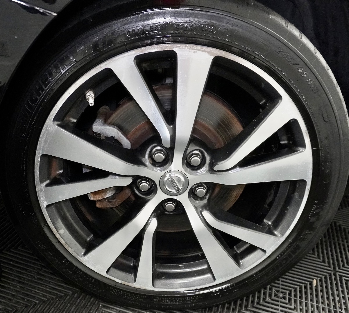 2016 Nissan Maxima SL photo 2