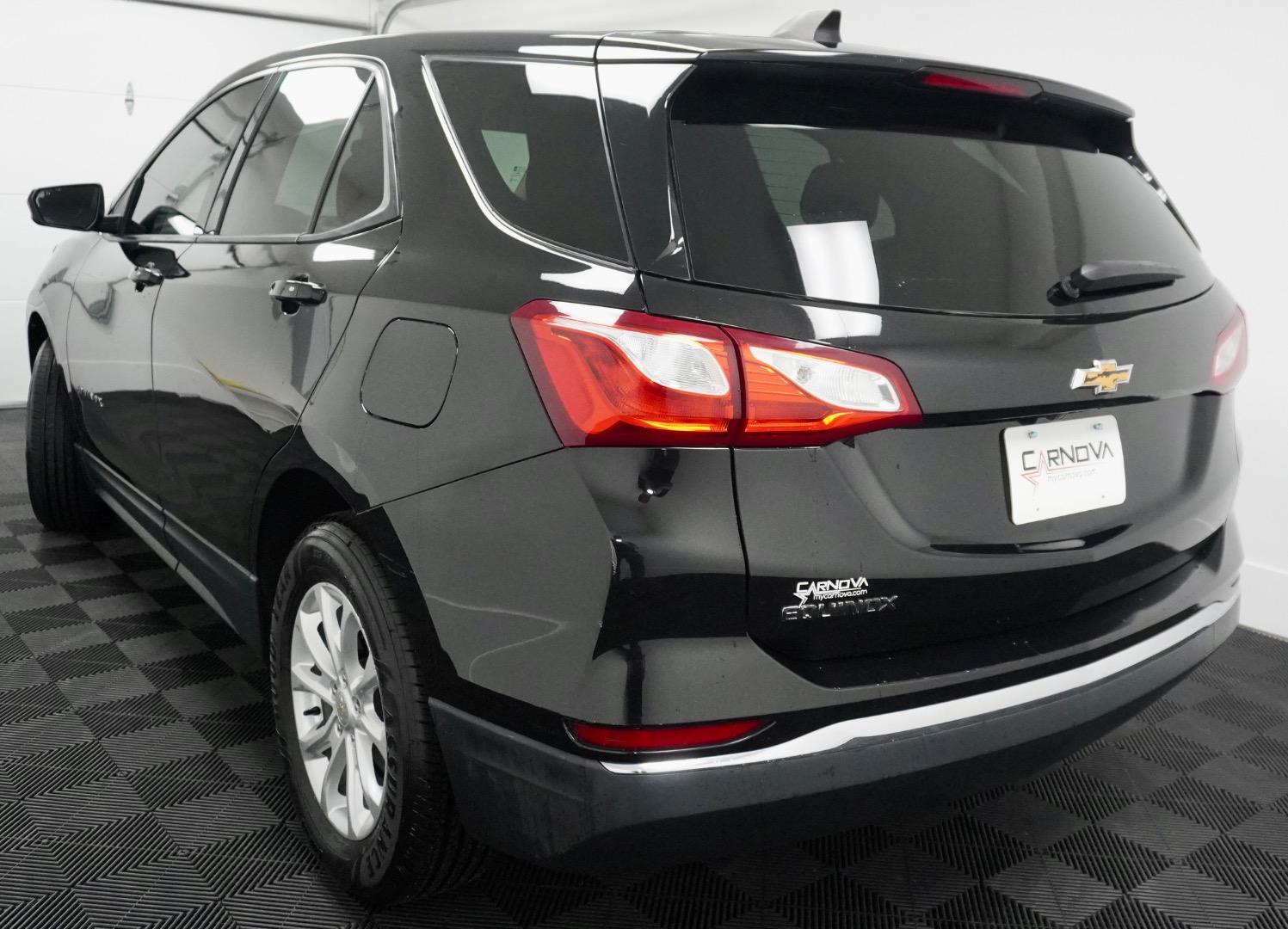2018 Chevrolet Equinox LS photo 3