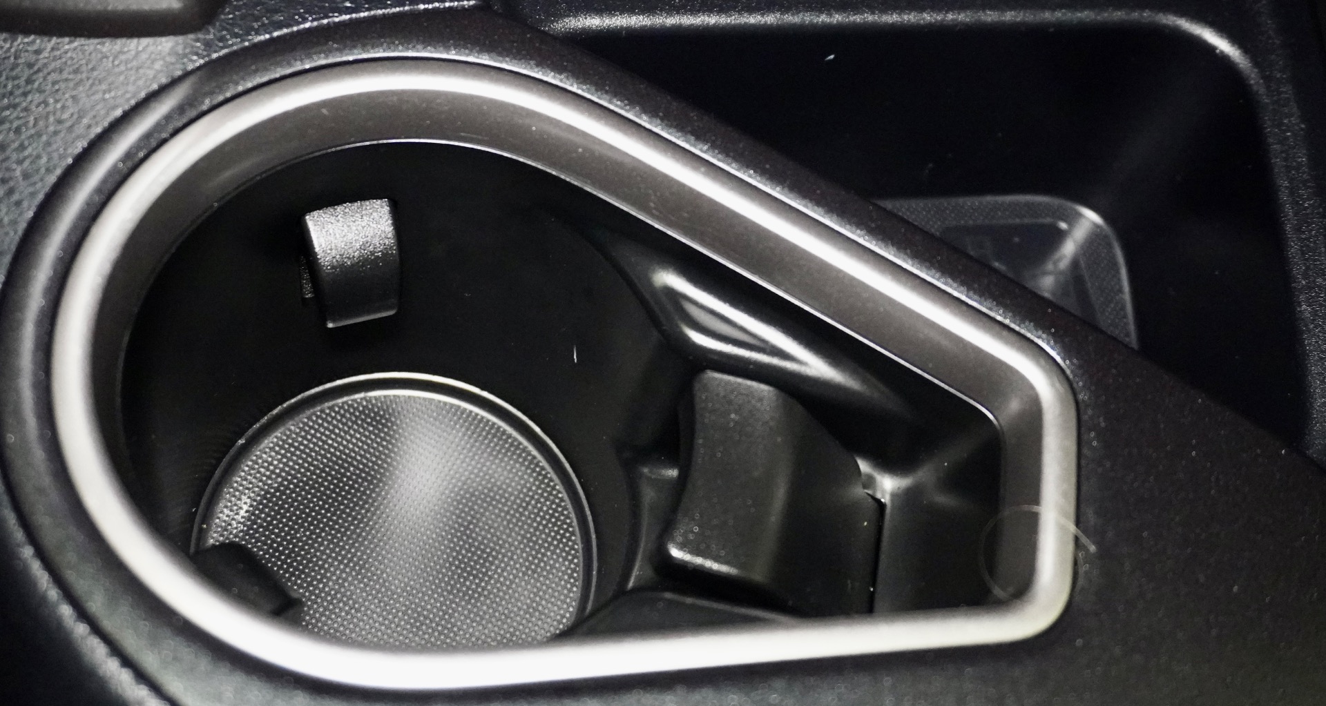 2016 Toyota RAV4 XLE photo 12
