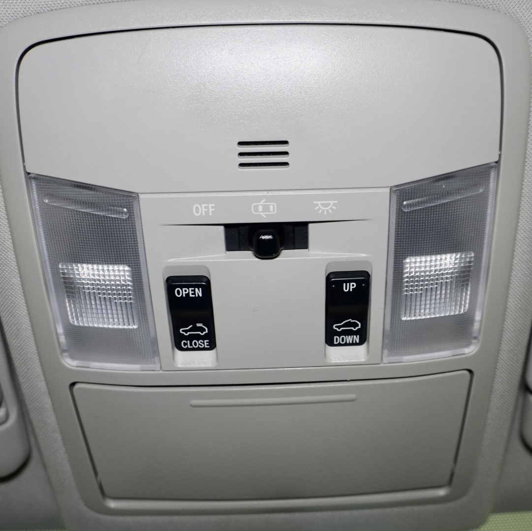 2016 Toyota RAV4 XLE photo 14
