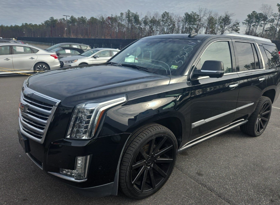 2018 Cadillac Escalade Platinum's photo