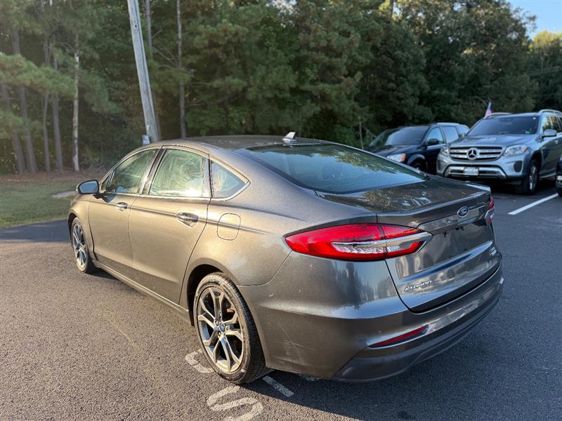 2020 Ford Fusion SEL photo 4