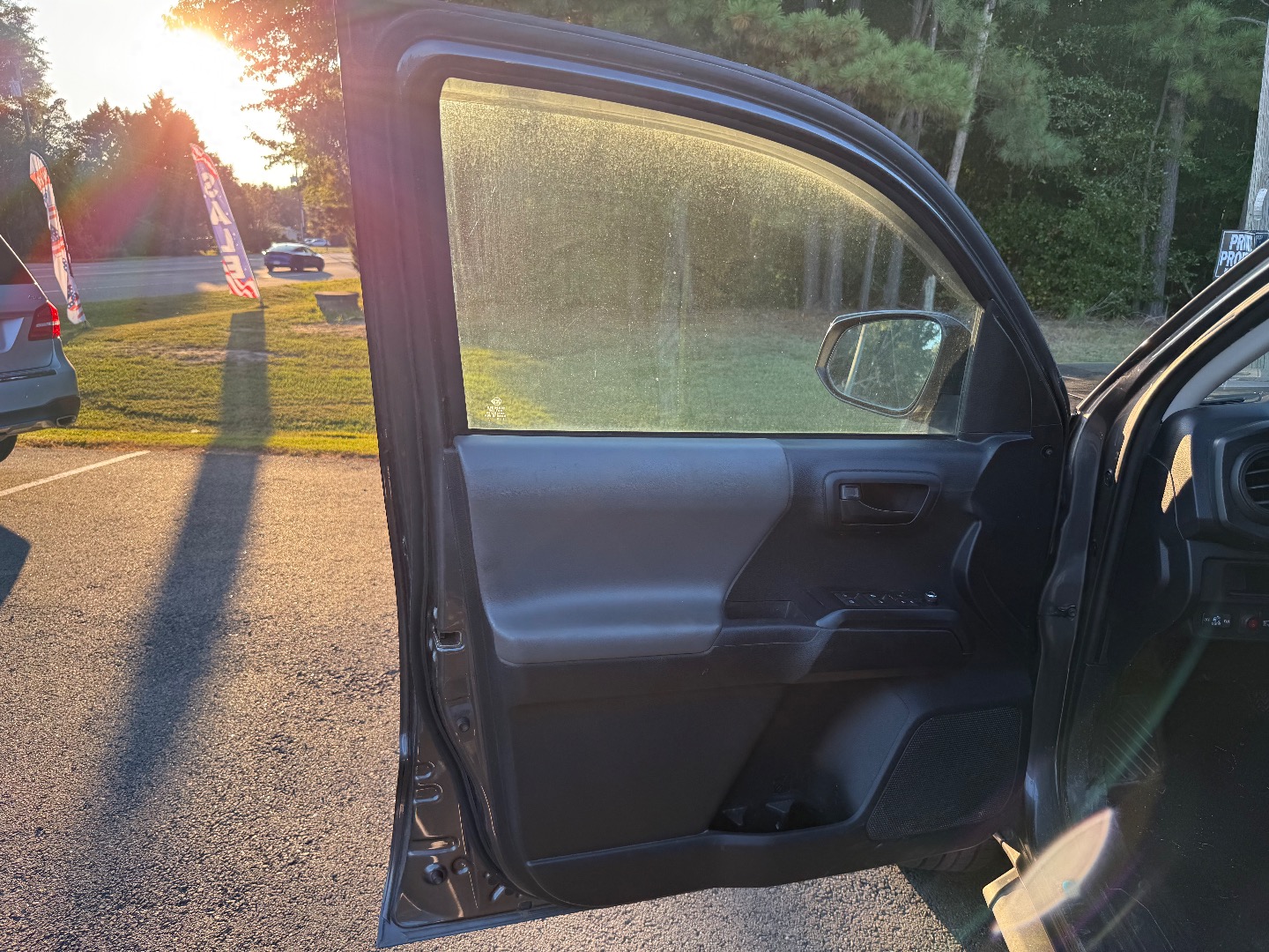 2018 Toyota Tacoma SR photo 7