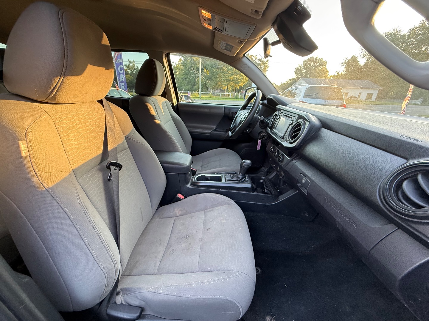 2018 Toyota Tacoma SR photo 12