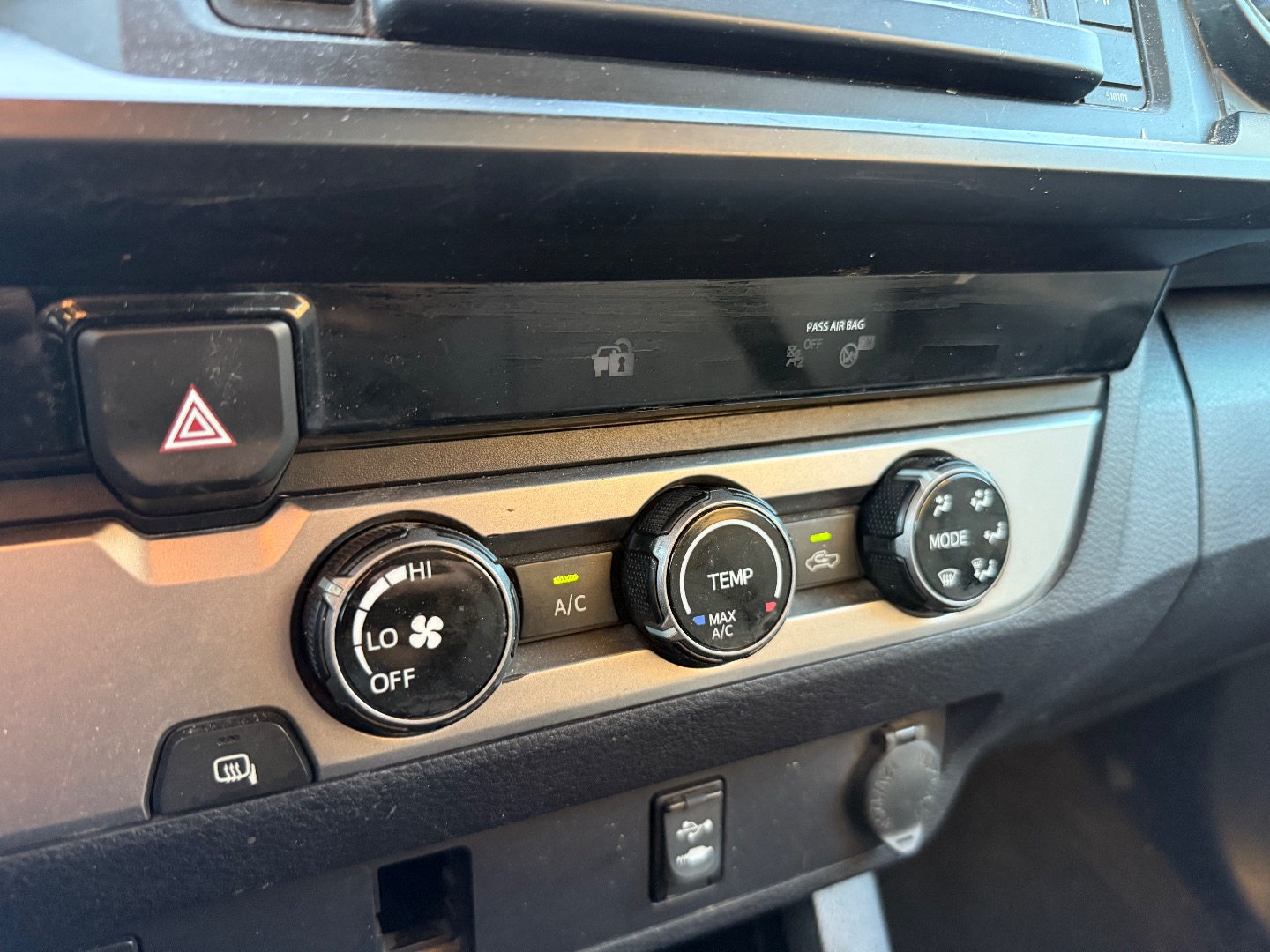 2018 Toyota Tacoma SR photo 23