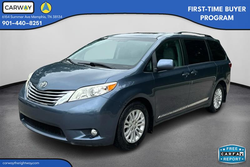 2017 TOYOTA SIENNA XLE