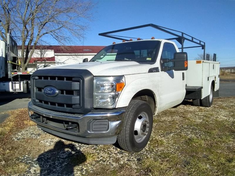 2015 Ford F-350 Super Duty Chassis Cab XLT's photo