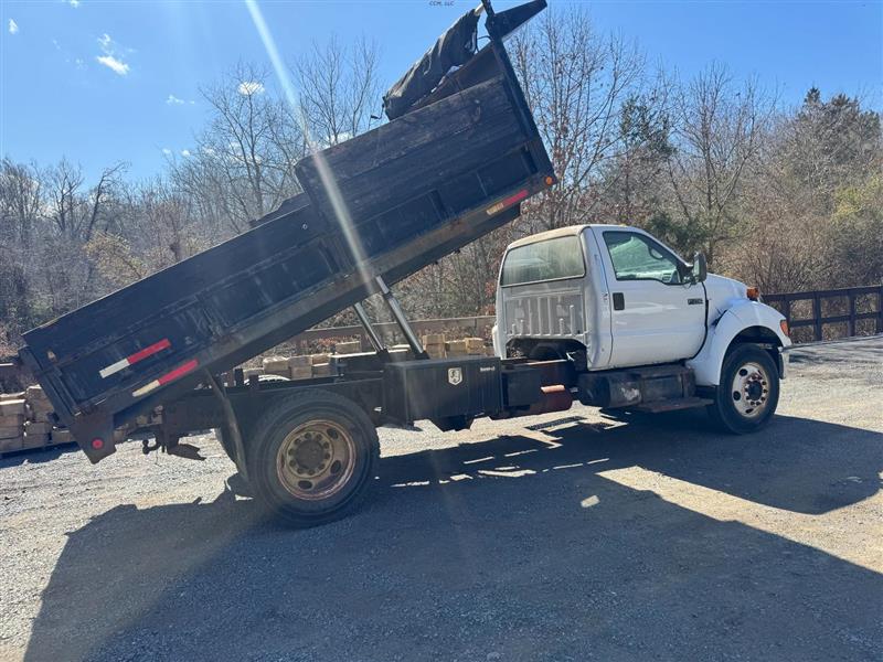 2004 FORD F 750 DUMP BED 