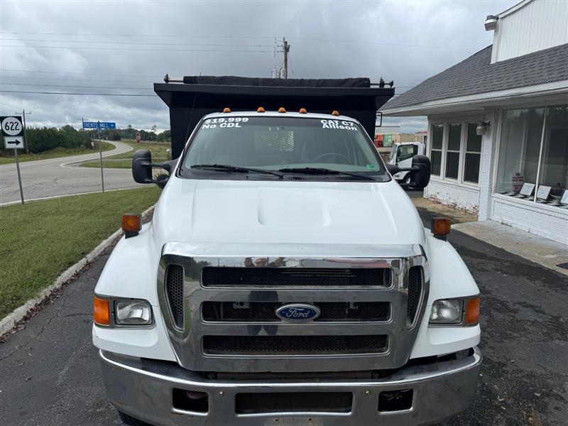2004 Ford F-750 SuperCab photo 2