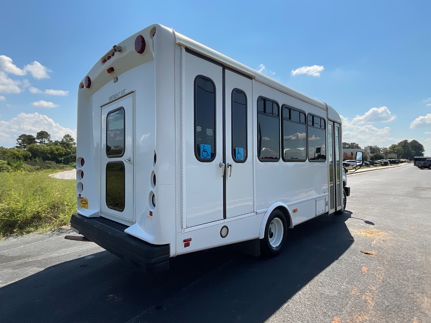2019 Ford E-450 photo 4