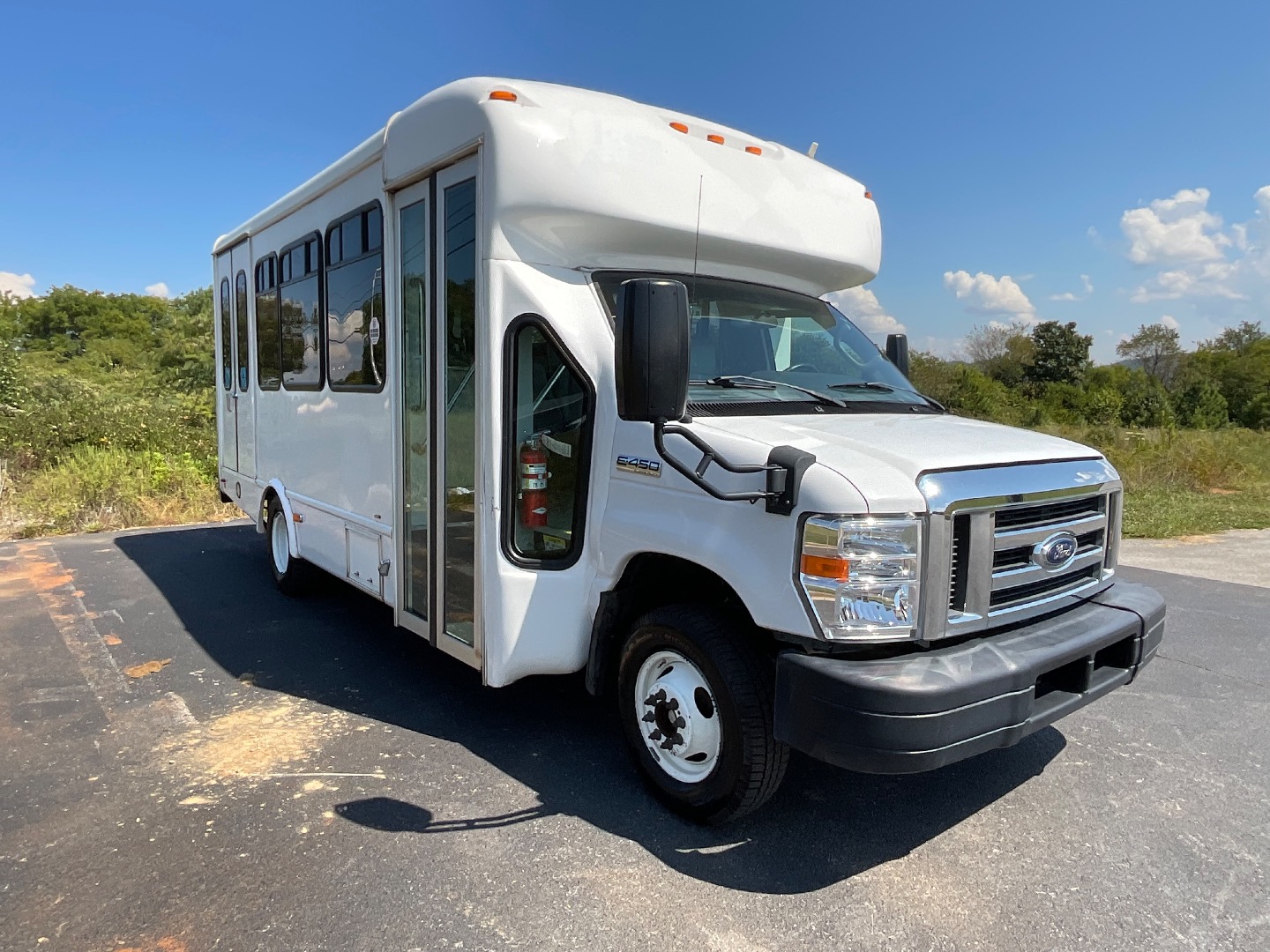 2019 Ford E-450 photo 6