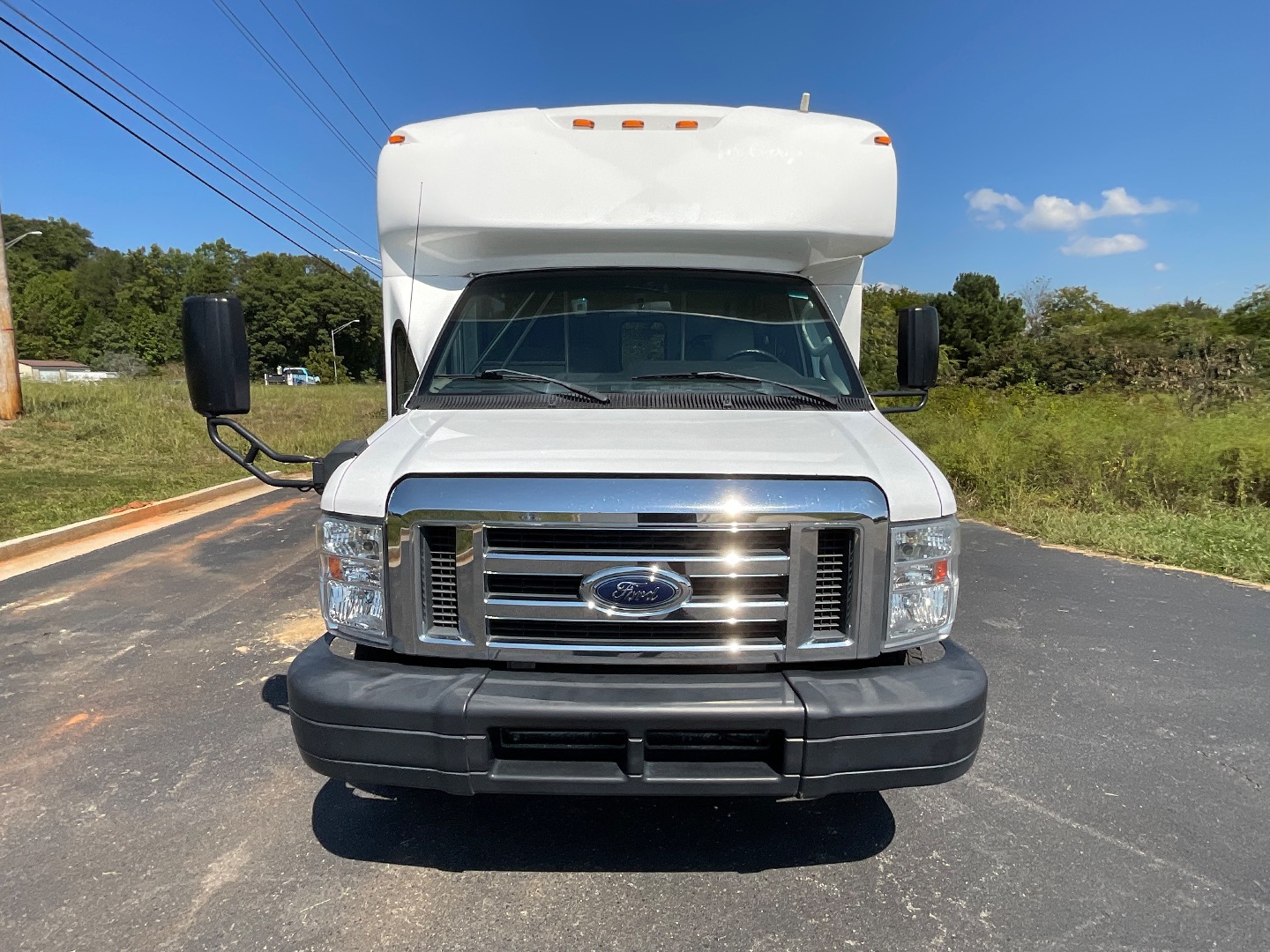 2019 Ford E-450 photo 7