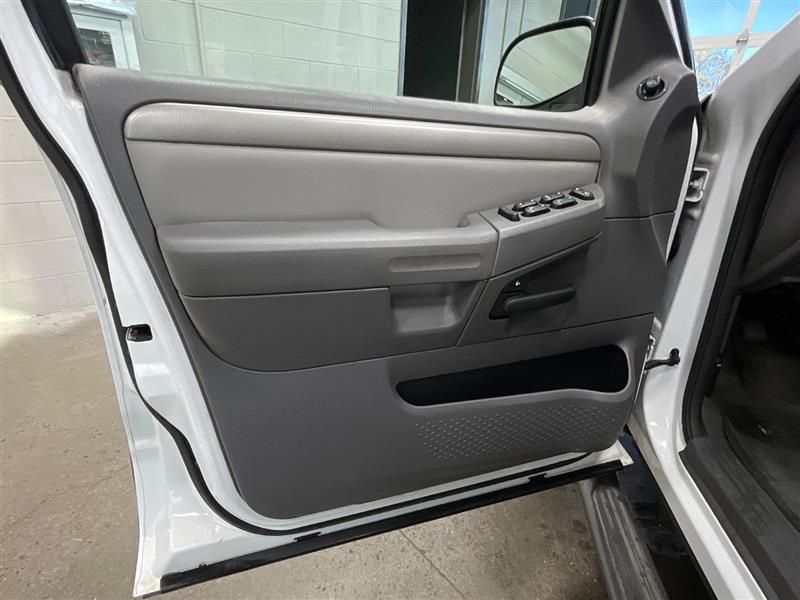 2004 FORD EXPLORER XLT