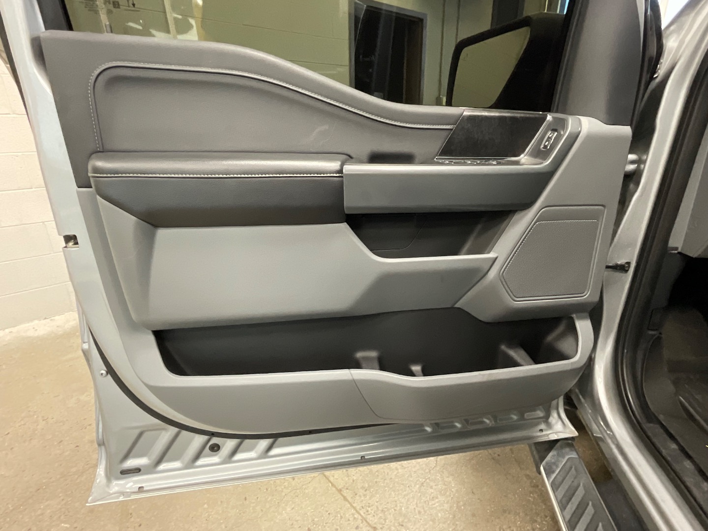 2021 Ford F-150 XLT photo 8