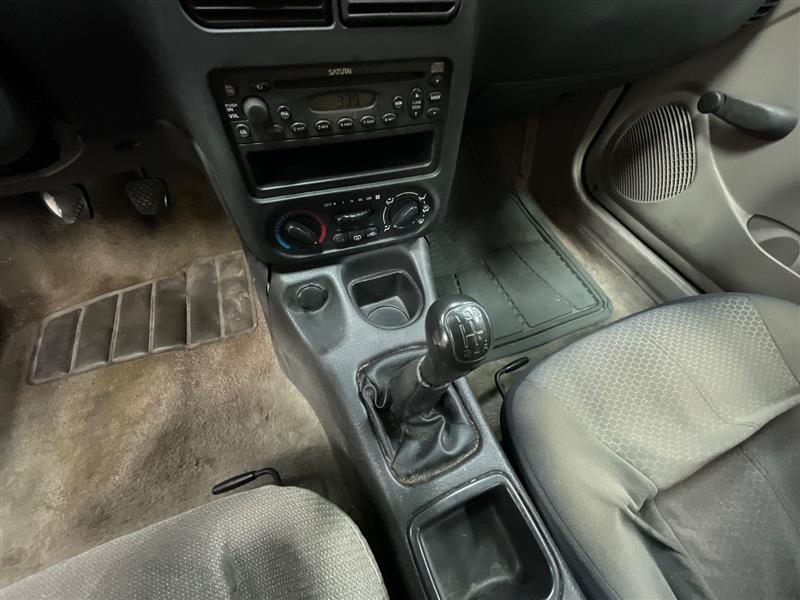 2002 SATURN SL 