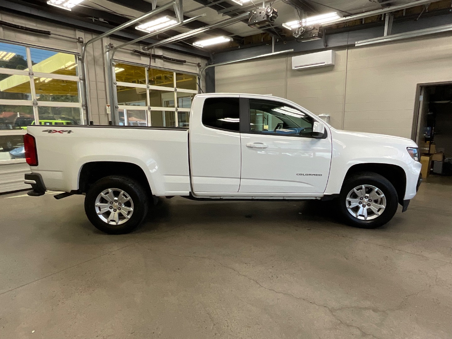 2022 Chevrolet Colorado LT photo 6