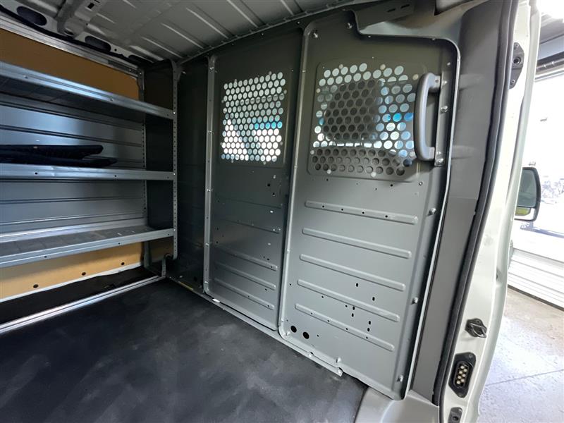 2016 NISSAN NV 1500 S