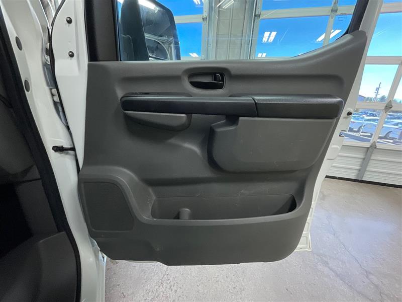 2016 NISSAN NV 1500 S