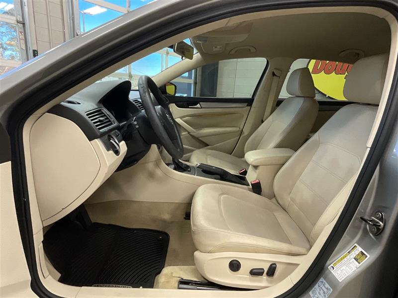 2013 VOLKSWAGEN PASSAT S