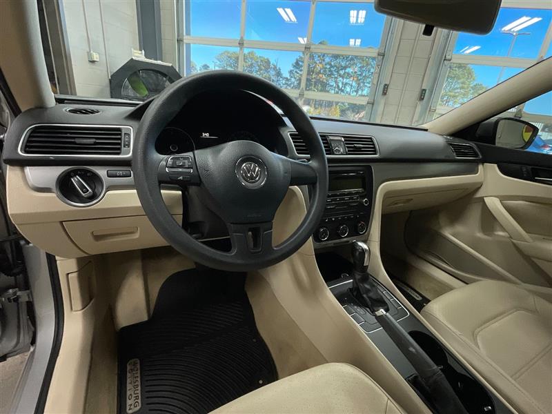 2013 VOLKSWAGEN PASSAT S
