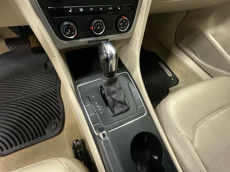 2013 VOLKSWAGEN PASSAT S