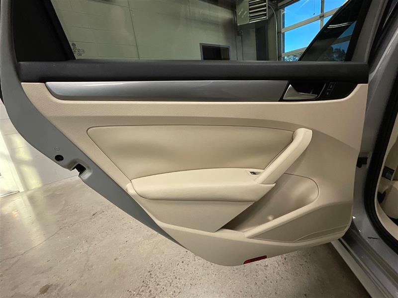 2013 VOLKSWAGEN PASSAT S