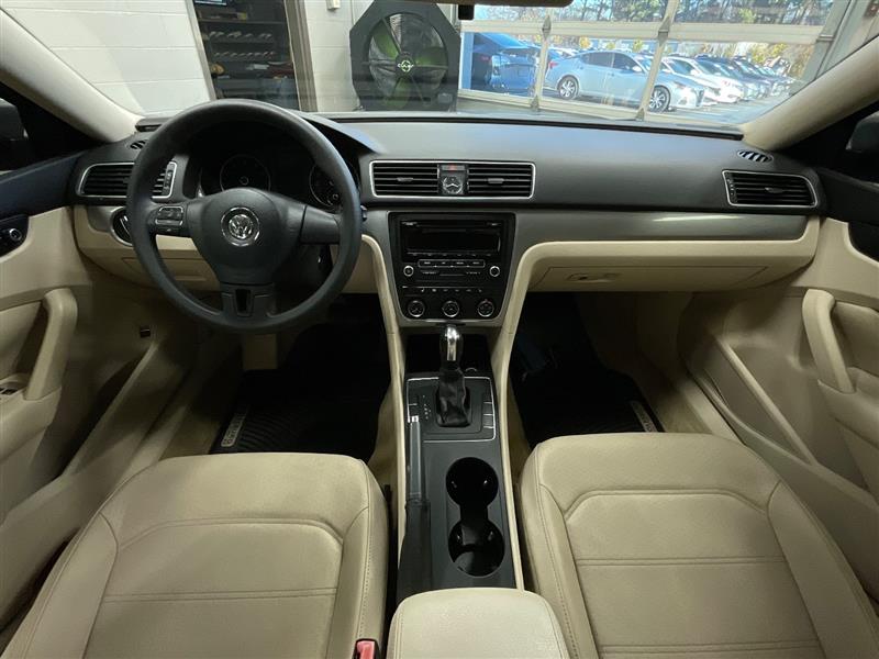 2013 VOLKSWAGEN PASSAT S