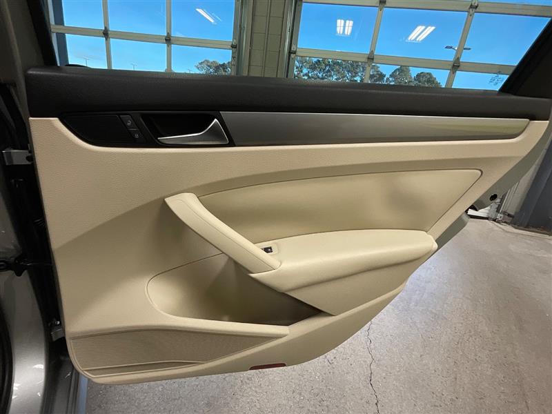 2013 VOLKSWAGEN PASSAT S