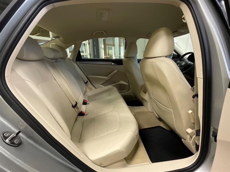 2013 VOLKSWAGEN PASSAT S