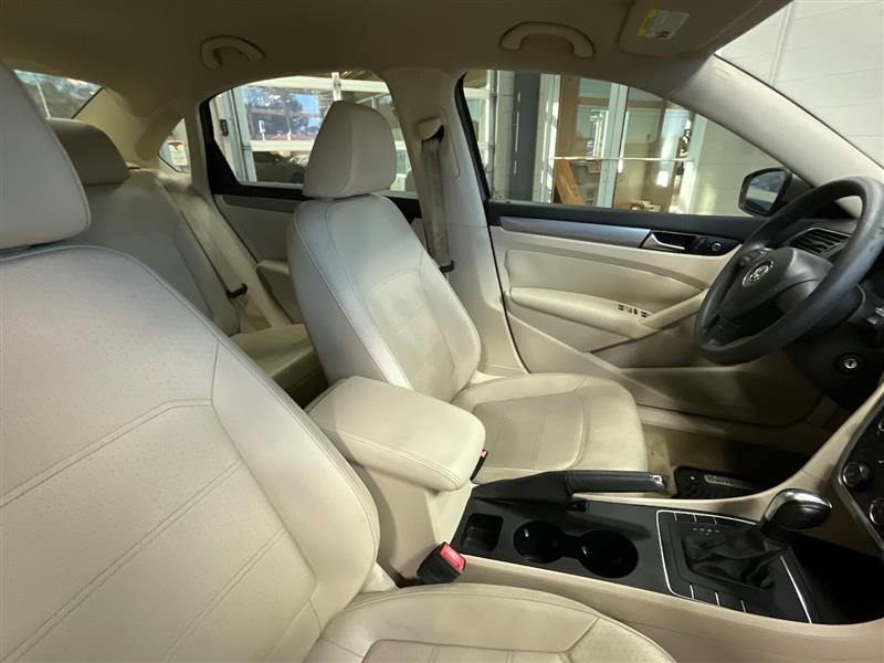 2013 VOLKSWAGEN PASSAT S