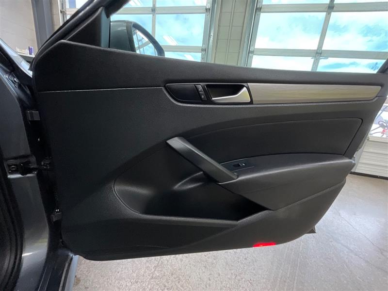 2014 VOLKSWAGEN PASSAT TDI SE