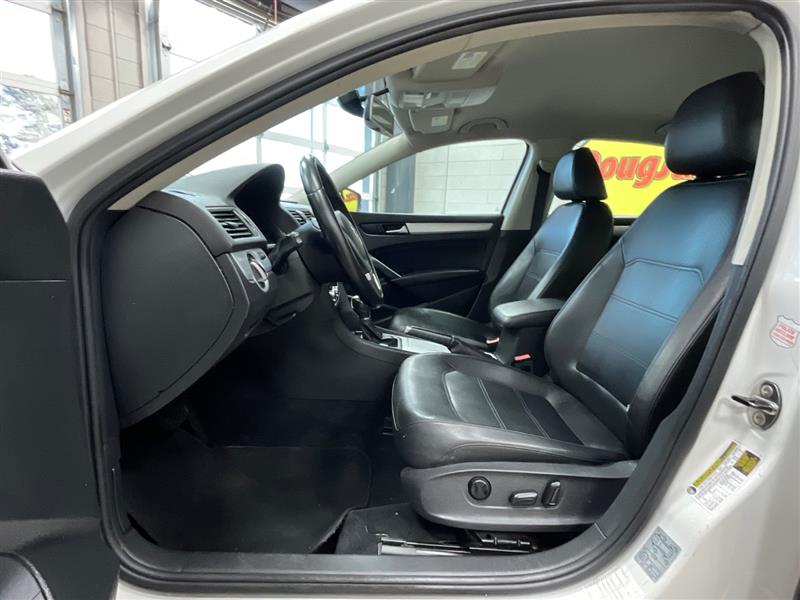 2012 VOLKSWAGEN PASSAT SE