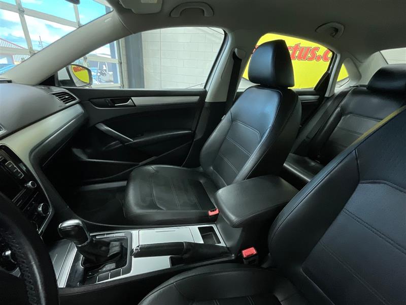 2012 VOLKSWAGEN PASSAT SE