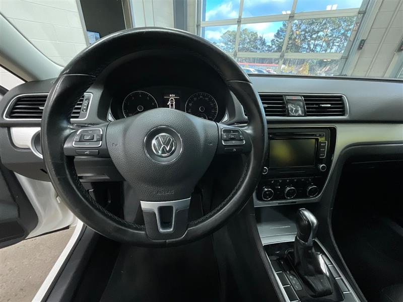 2012 VOLKSWAGEN PASSAT SE