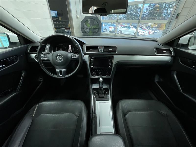 2012 VOLKSWAGEN PASSAT SE