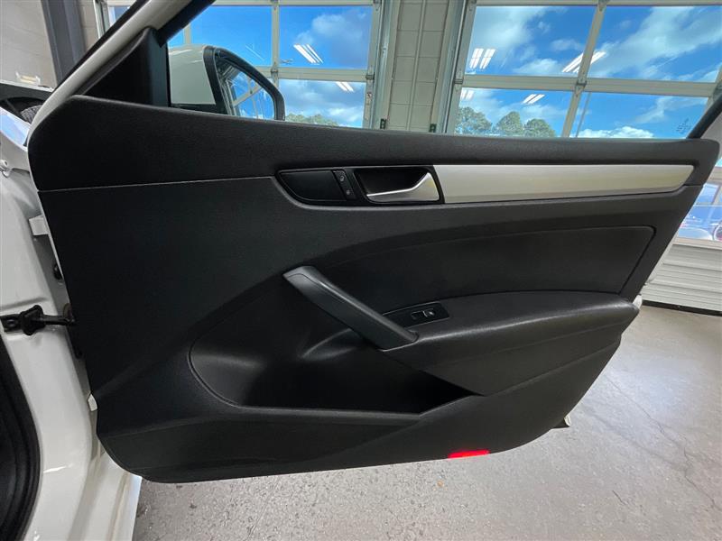 2012 VOLKSWAGEN PASSAT SE