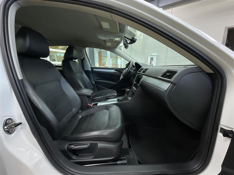 2012 VOLKSWAGEN PASSAT SE