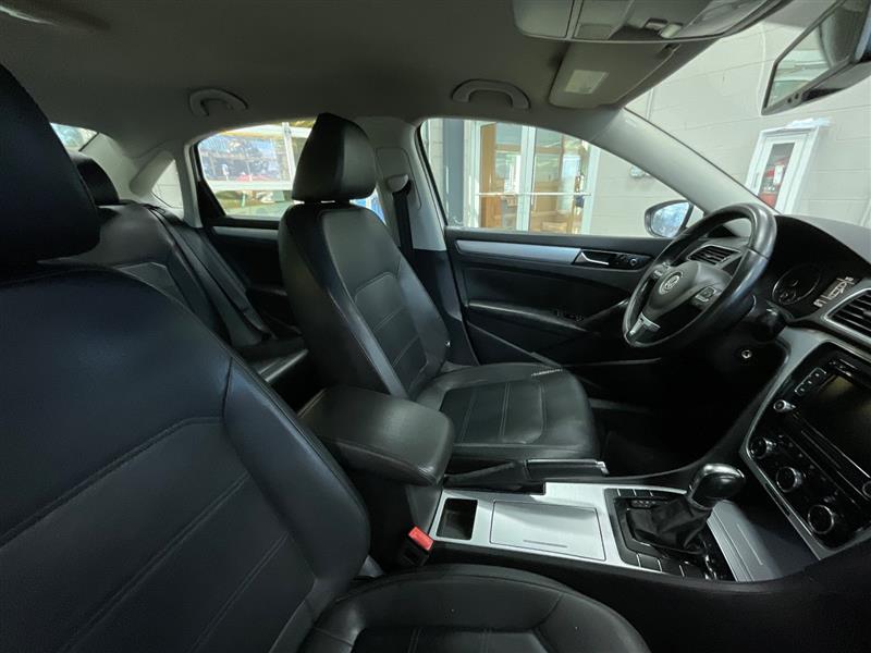 2012 VOLKSWAGEN PASSAT SE