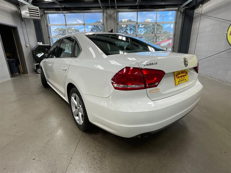 2012 VOLKSWAGEN PASSAT SE