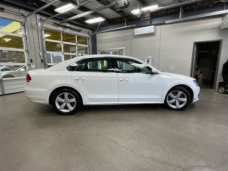 2012 VOLKSWAGEN PASSAT SE