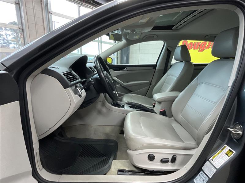 2015 VOLKSWAGEN PASSAT 2.0L TDI SE