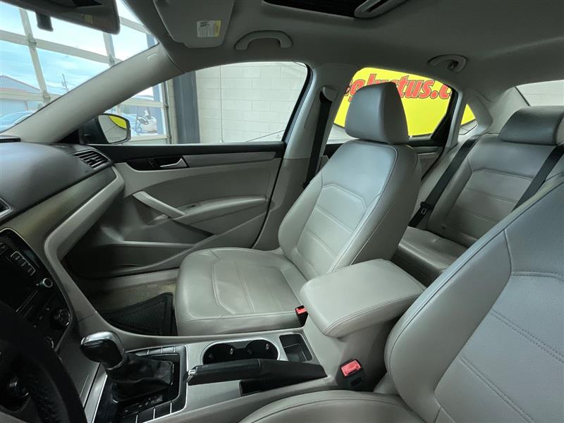 2015 VOLKSWAGEN PASSAT 2.0L TDI SE