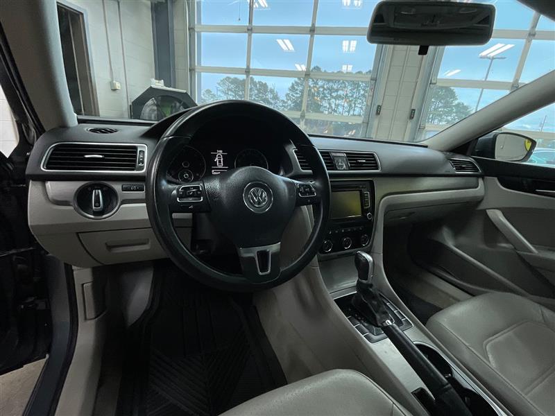 2015 VOLKSWAGEN PASSAT 2.0L TDI SE