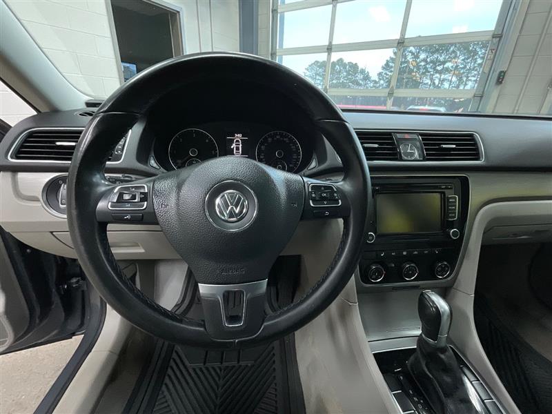 2015 VOLKSWAGEN PASSAT 2.0L TDI SE