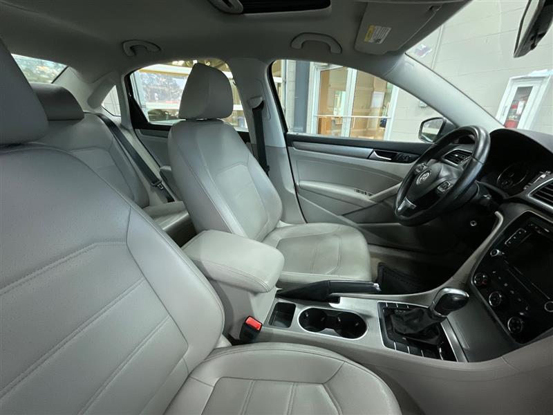 2015 VOLKSWAGEN PASSAT 2.0L TDI SE