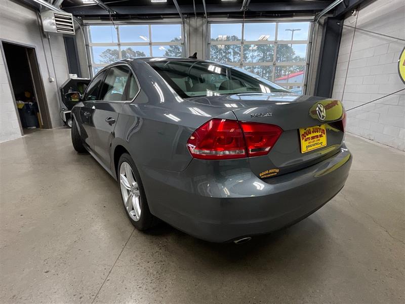2015 VOLKSWAGEN PASSAT 2.0L TDI SE