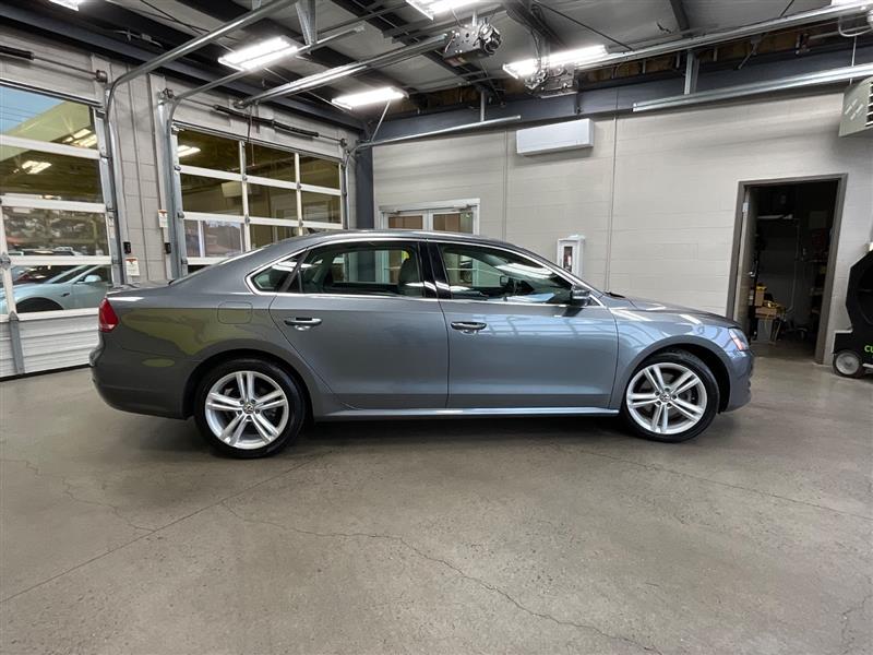 2015 VOLKSWAGEN PASSAT 2.0L TDI SE