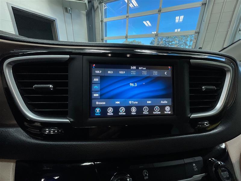 2021 CHRYSLER VOYAGER LXI