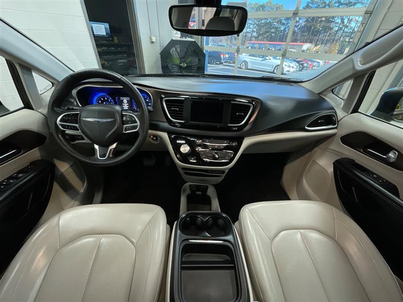 2021 CHRYSLER VOYAGER LXI